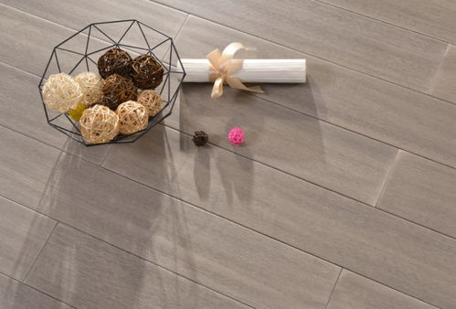 木之初番龙眼实木地板与印染工艺的融合 家居美学的创新探索